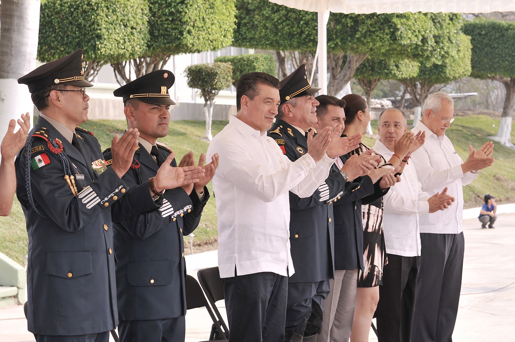 Entrega Rutilio Escand N Cartillas Del Servicio Militar Nacional A