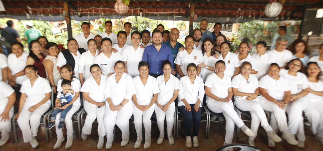 Reconoce Fernando Castellanos compromiso y dedicación de enfermeras y enfermeros en su día