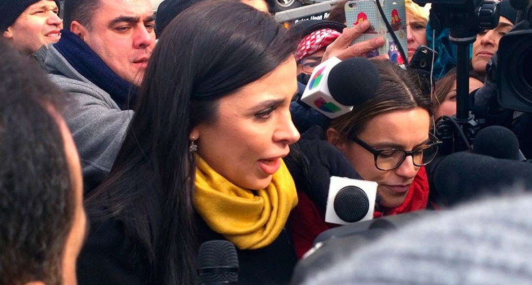 Emma Coronel acude a audiencia de El Chapo en NY pero sólo cruzan miradas