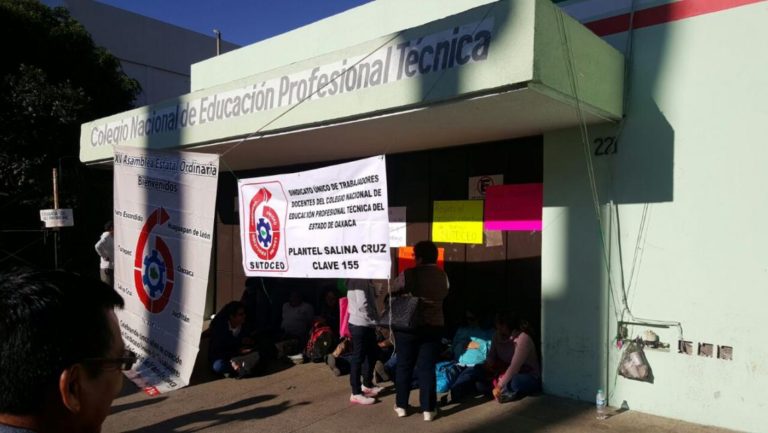 Arranca lunes con crisis en instituciones educativas de Oaxaca