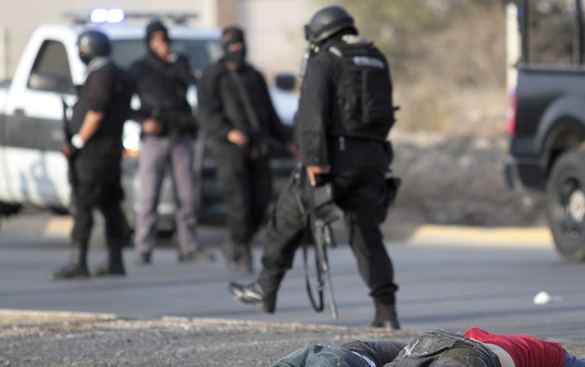 Encuentran ocho cadáveres en una camioneta abandonada en Veracruz