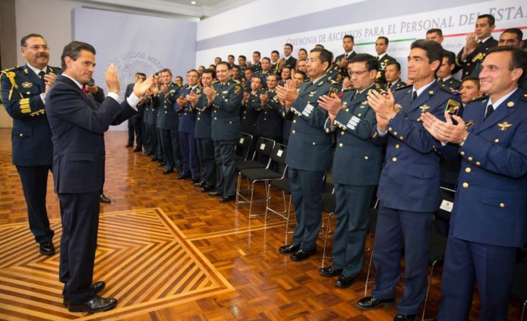 EPN felicita y reconoce al Estado Mayor Presidencial en su día