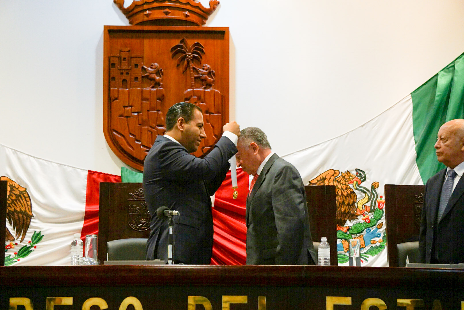 Congreso del Estado impone medalla “Dr. Manuel Velasco Suárez”  al ex ministro Mariano Azuela Güitrón
