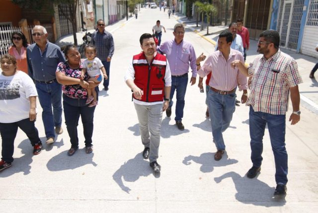 Seguimos pavimentando más calles de Tuxtla: Fernando Castellanos