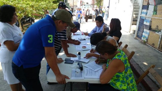 Otorga Fernando Castellanos seguro de vida a trabajadores del SMAPA