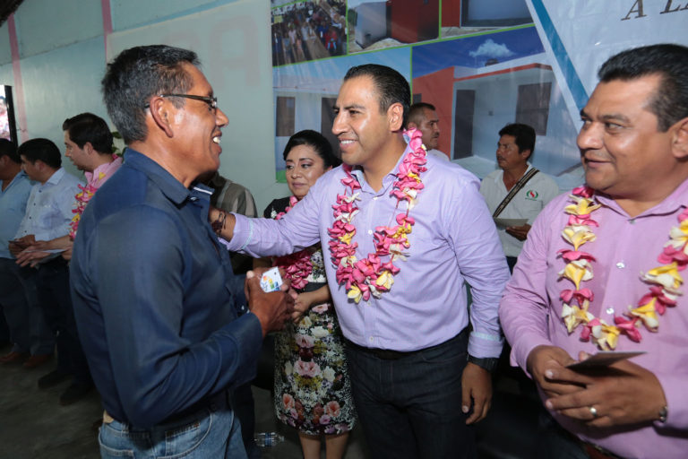 Entrega ERA viviendas a familias pinoltecas