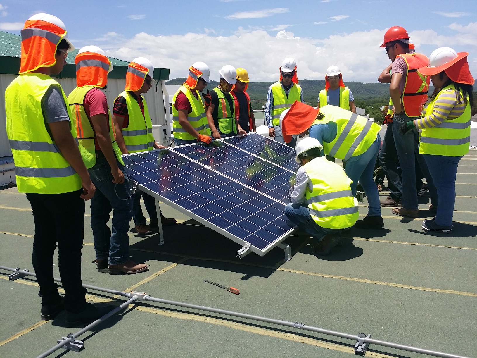 Politécnica de Chiapas ofrece certificación de competencia en Instalación de Sistemas Fotovoltaicos