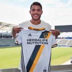 Galaxy hace oficial llegada de mexicano Jonathan Dos Santos