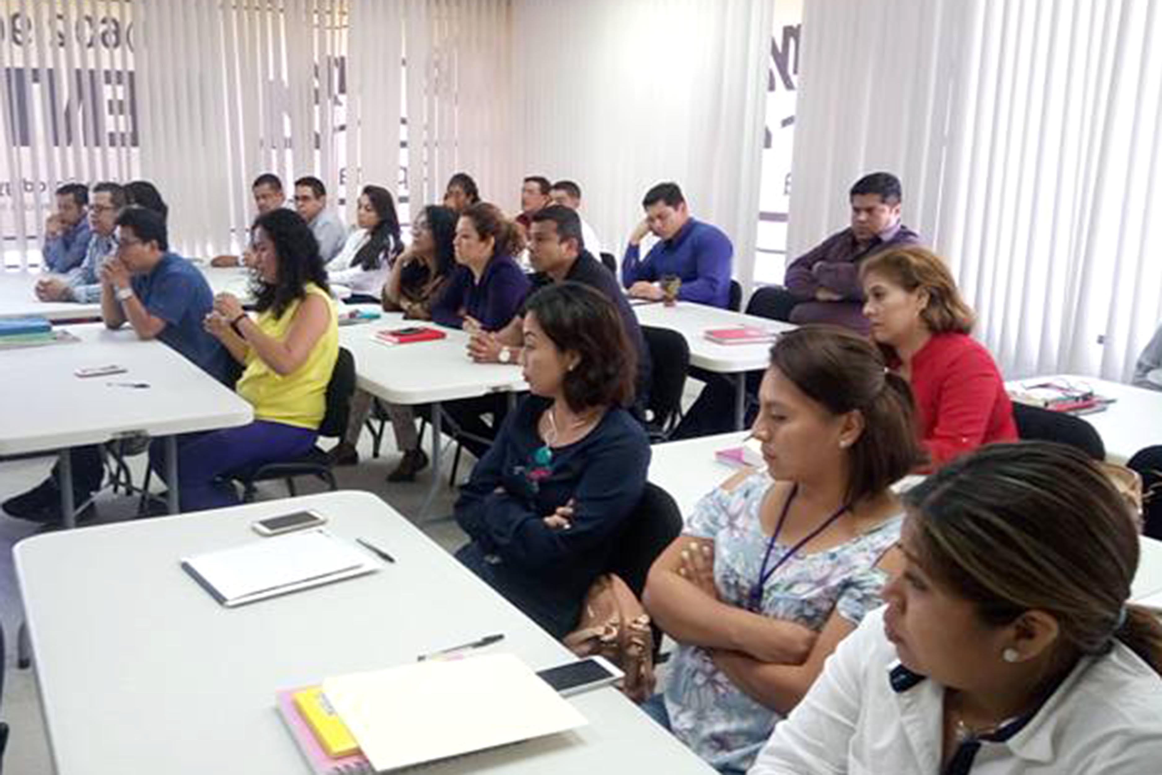 Continúa FGE capacitación para que servidores públicos expongan con éxito sus casos durante un Juicio Oral