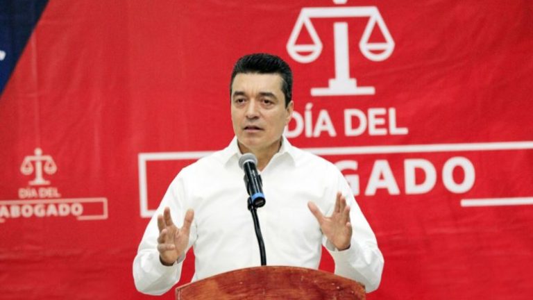 Aplauden relación cercana de Rutilio Escandón con abogados litigantes