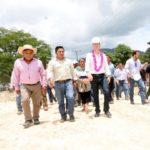 Modernizamos caminos para mejorar la conectividad comercial y turística en la selva chiapaneca: MVC