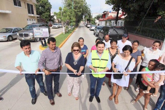 Inaugura Fernando Castellanos más vialidades nuevas en colonias de Tuxtla Gutiérrez