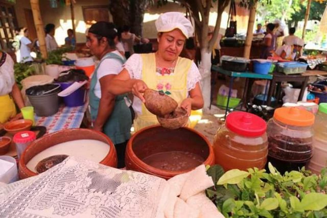 Invita Fernando Castellanos a probar la gastronomía zoque de Copoya