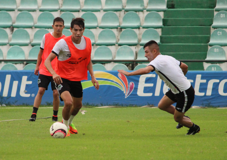 Cafetaleros visita a Toros de Celaya