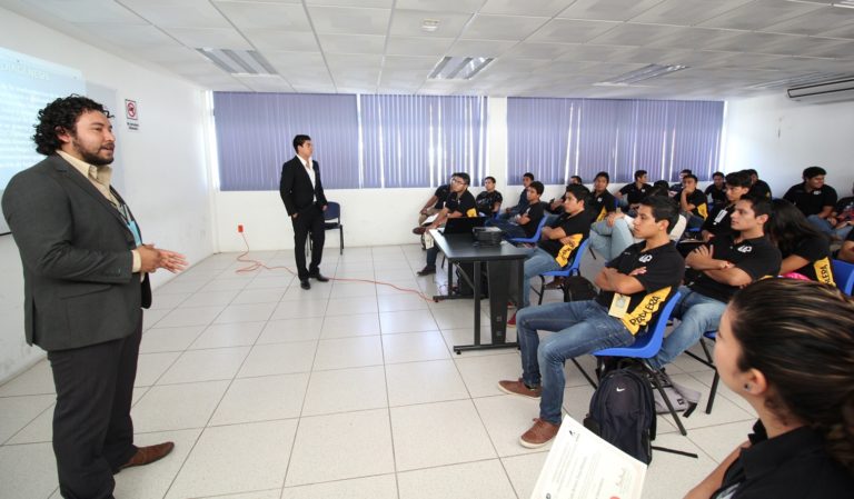 Congreso estudiantil de Ingeniería Petrolera en la Politécnica de Chiapas