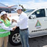 Entrega Velasco vehículos equipados a Protección Civil