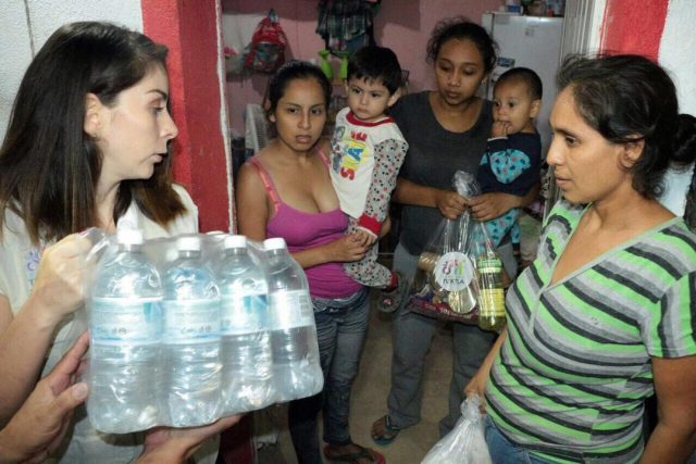 Continúan apoyando a familias damnificadas de Tuxtla