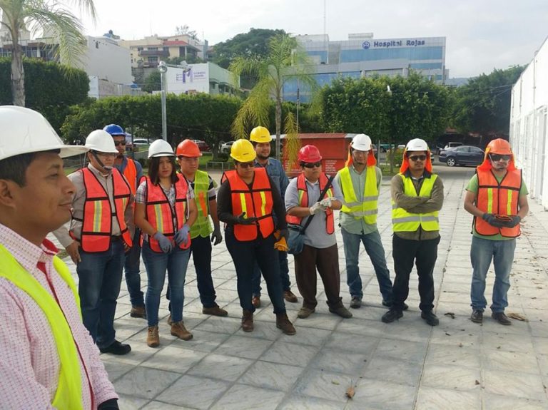 Capacitan a estudiantes de la Politécnica de Chiapas en Sistemas fotovoltaicos interconectados a red