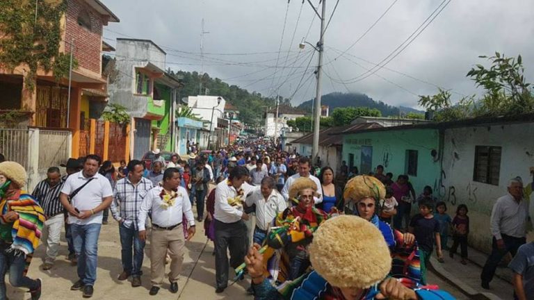 HOY LA FUNDACIÓN GUIRAO. PRESENTE EN EL MUNICIPIO DE OCOTEPEC, CAMINANDO CON PASOS FIRMES, BAJO LA BATUTA DE NUESTRO AMIGO «MARBEY».