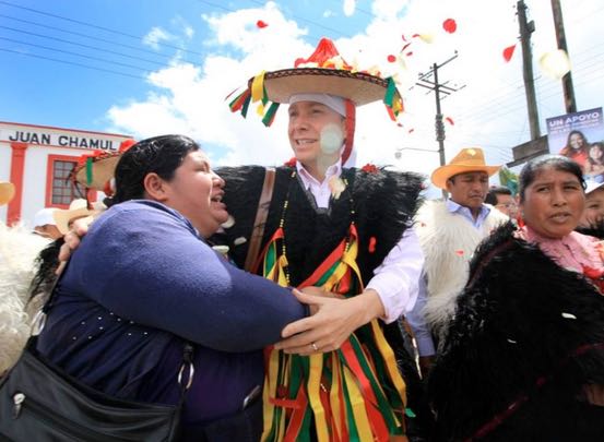 En Chamula se trabaja en paz y unidad: Manuel Velasco