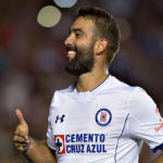 Cruz Azul logra una polémica victoria en Querétaro