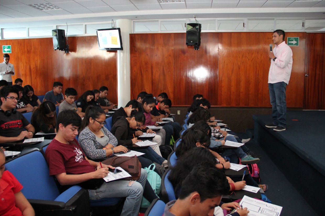 Capacitan a jóvenes de la Politécnica de Chiapas para facilitar su incursión al mercado laboral