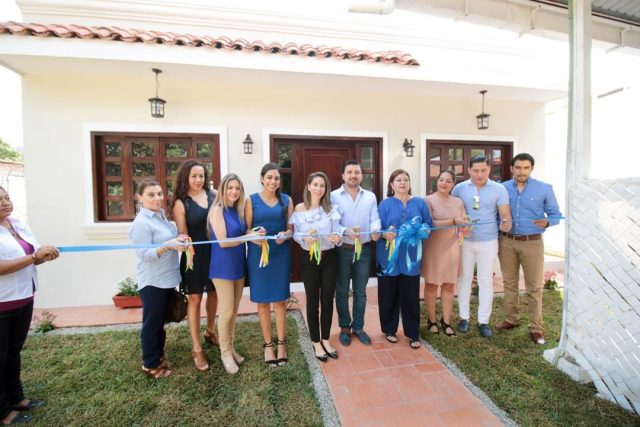 Inauguran Fernando Castellanos y Martha Muñoz segunda etapa del Centro de Autismo en Tuxtla