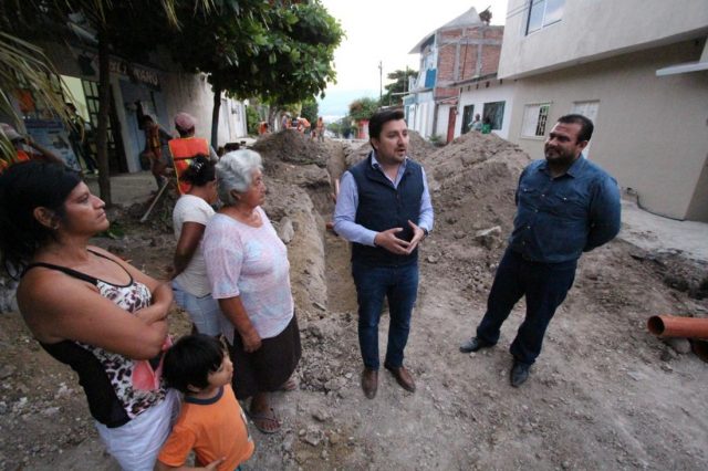 Supervisa Fernando Castellanos obras de agua potable en Tuxtla Gutiérrez