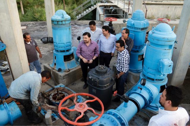 Supervisa Fernando Castellanos rehabilitación del sistema de suministro de agua