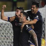 Cruz Azul logra victoria de oro en Morelia y elimina a las Chivas