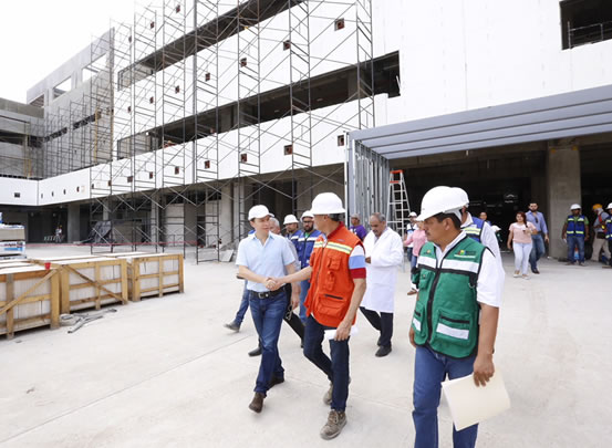 Velasco constata avances del nuevo Hospital General en la Perla del Soconusco