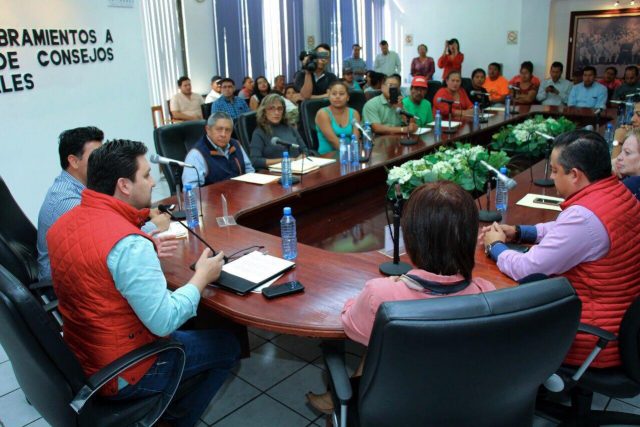 Fomenta Fernando Castellanos participación ciudadana para el desarrollo de obras en beneficio de Tuxtla