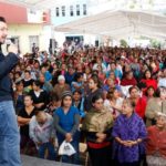 Entrega Fernando Castellanos ayuda humanitaria para combatir la llegada de frentes fríos en Tuxtla