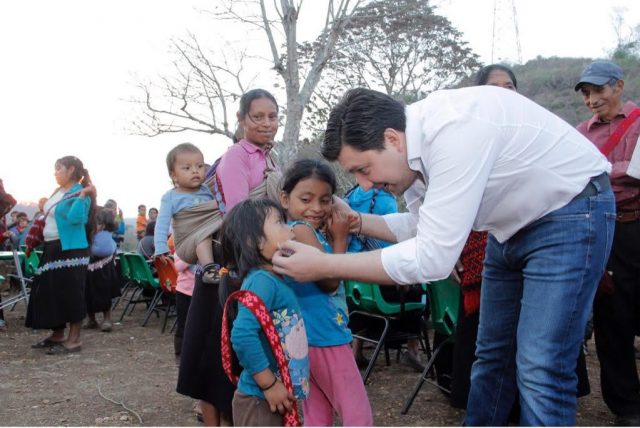 Fortalece Fernando Castellanos el bienestar de las familias de Tierra Colorada