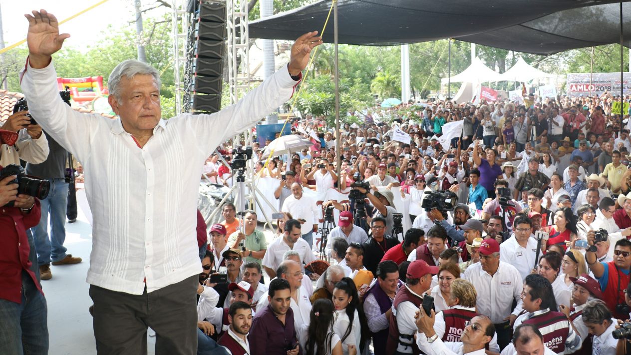 Relevo en dirigencia del PRI es un intento de recuperarse: AMLO