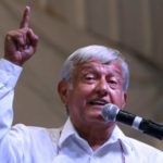 AMLO aseguró que Meade y Anaya se la pasan en PGR