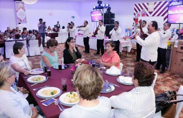 Gobierno de Tuxtla Gutiérrez reconoce a las madres trabajadoras