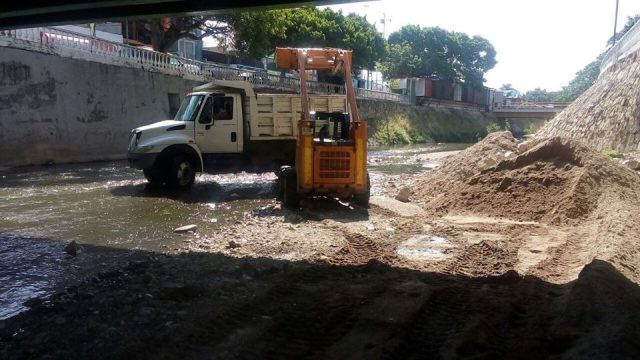 Continúan trabajos de limpieza de afluentes del Rio Sabinal