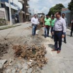 Supervisa Carlos Molano obra de sustitución de tuberías sanitarias en el Barrio Guadalupe