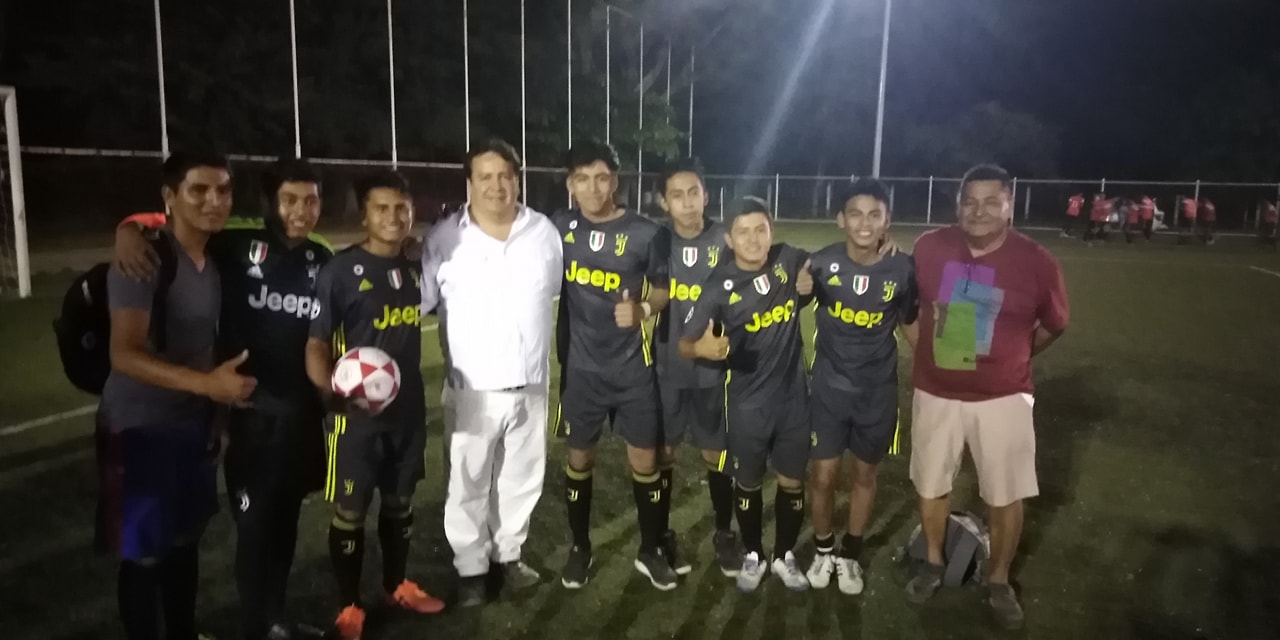 Se inaugura el torneo de fútbol «Maiceros» en Villaflores
