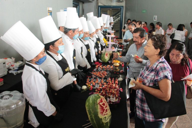 Ayuntamiento y Clínica Hospital Isstech Tapachula… Difunden hábitos alimenticios saludables en la población