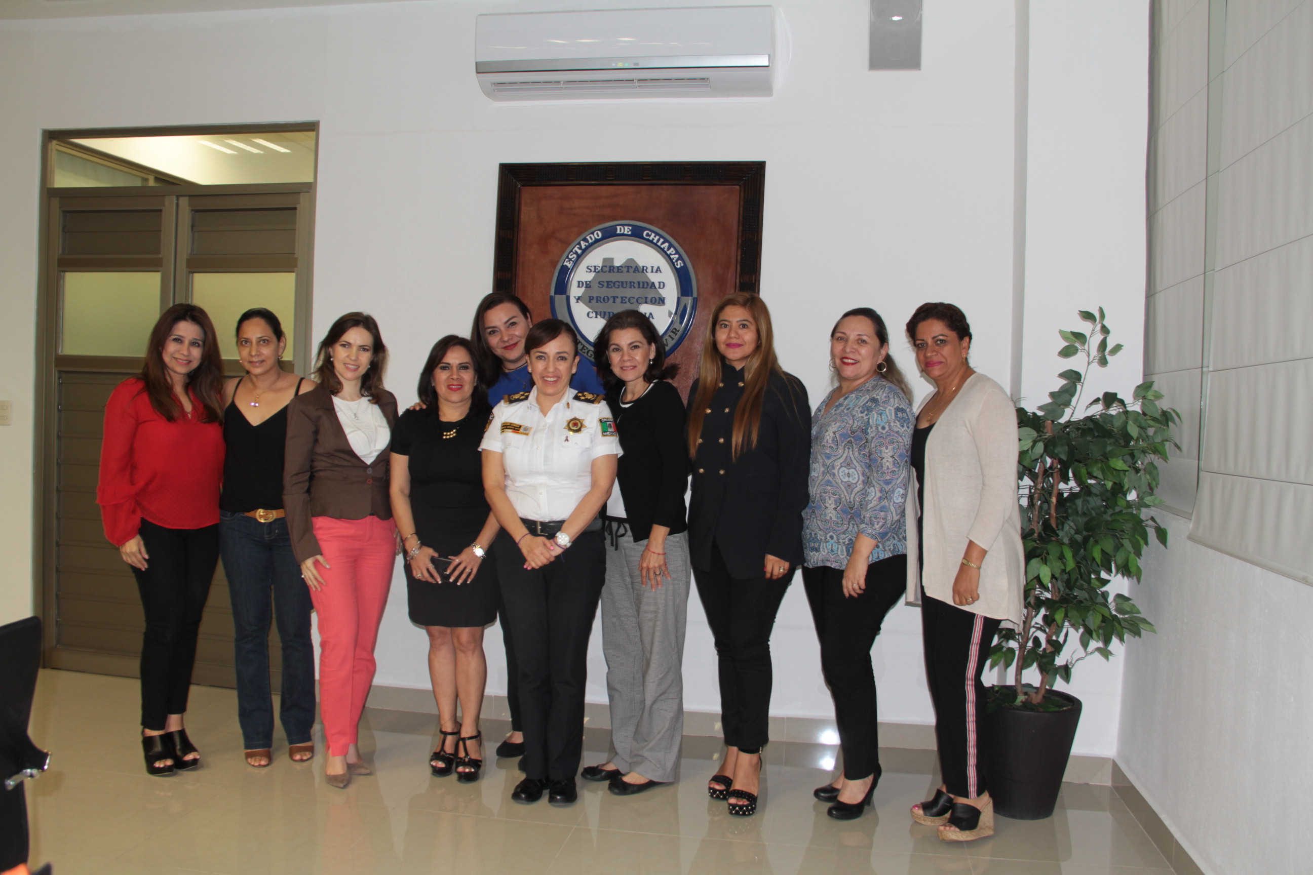 Titular de la SSyPC se reúne con mujeres  empresarias
