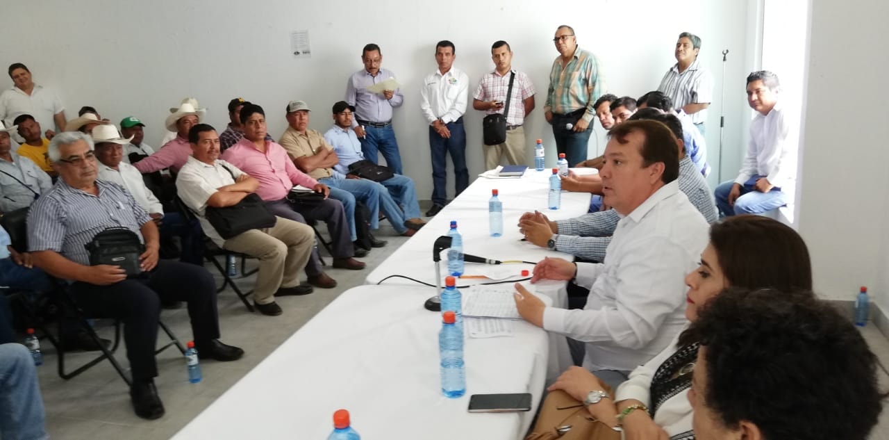 Mariano Rosales Zuarth se reúne con comisariados ejidales para analizar los proyectos de obra en el municipio