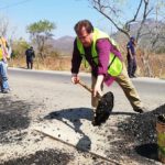 Inicia gobierno de Villaflores programa de bacheo en carretera a Tuxtla