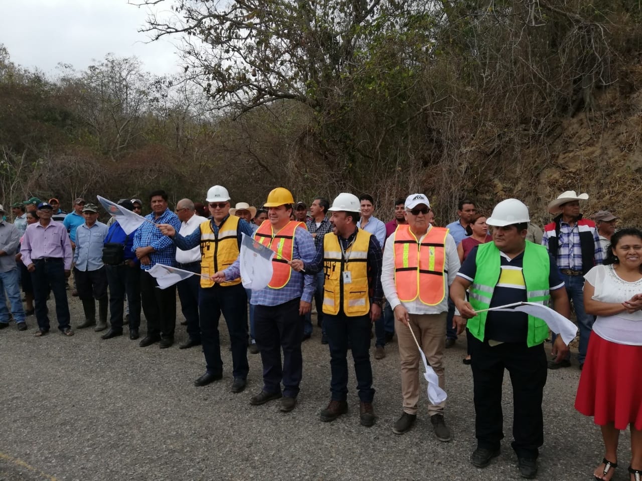 Mariano Rosales Zuarth acude a banderazo de rehabilitación de carretera Villaflores – Arriaga