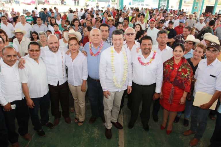 Hacemos caminos dignos y seguros para unir a los pueblos: Rutilio Escandón