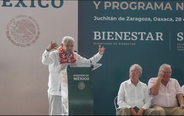 Empresas extranjeras no participarán en tren Transístmico: AMLO