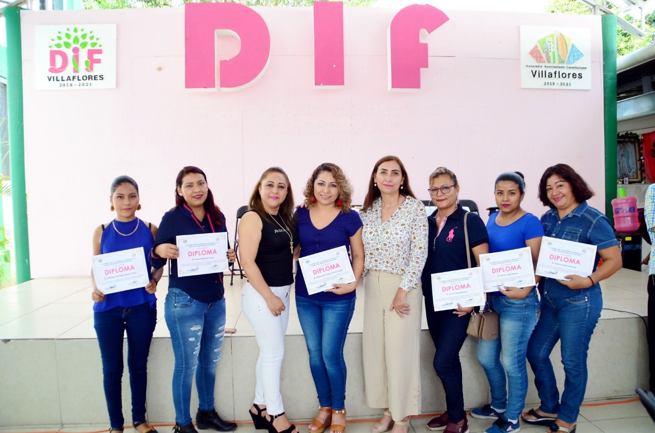DIF Villaflores entrega Diplomas de sus Cursos-Talleres