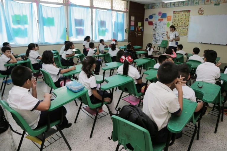 Docentes de Chiapas obtienen plazas definitivas en educación básica y media superior