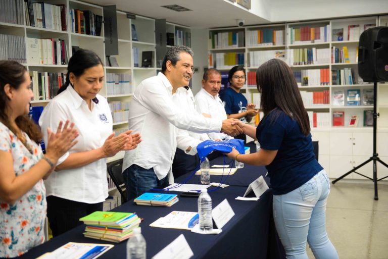 Dan bienvenida en la UNACH a los estudiantes del programa “Delfín”